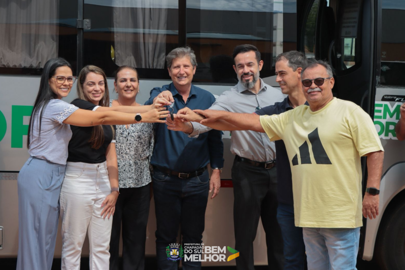 Prefeitura entrega micro-ônibus 0KM para transporte de pacientes oncológicos atendidos pela Secretaria de Saúde