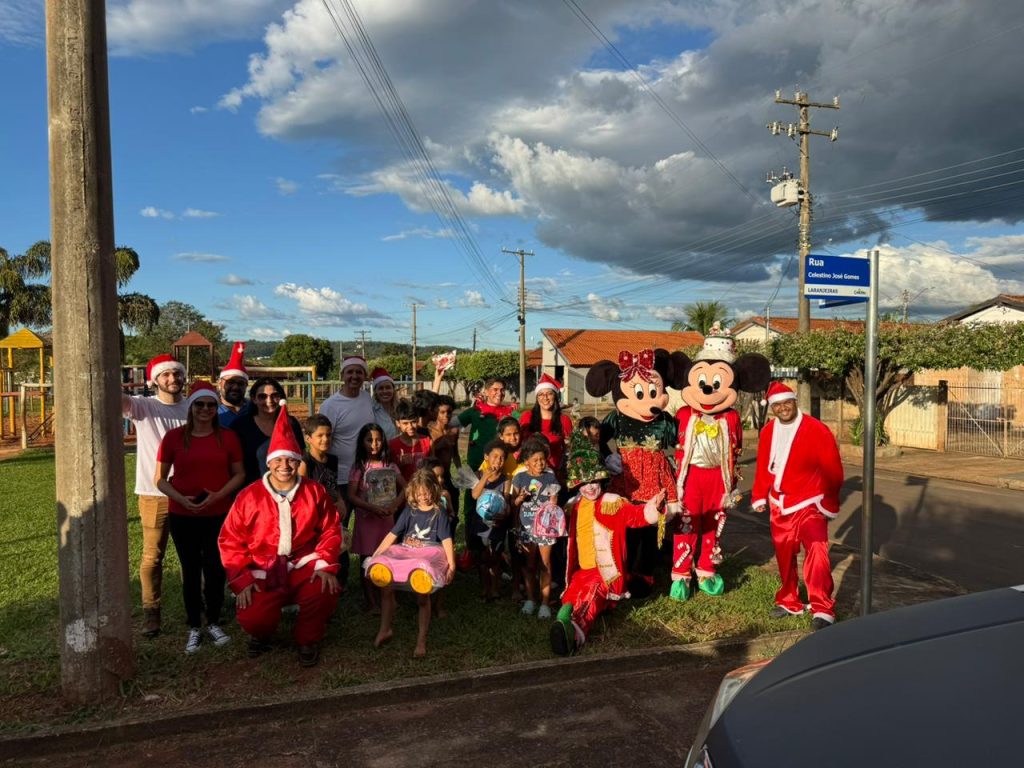 Campanha “Caixa Encantada” realizou entrega de brinquedos e levou a magia do Natal às crianças de Cassilândia