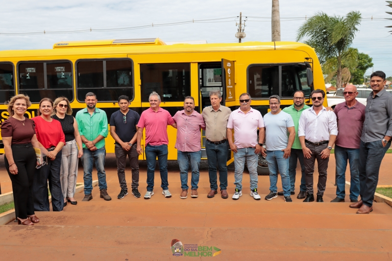 Município de Chapadão do Sul amplia frota escolar com a entrega de mais dois ônibus 0km