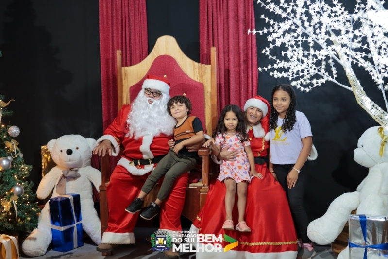 Educação de Chapadão do Sul tem presente especial para crianças que tirarem fotos com o Papai Noel na Praça de Eventos