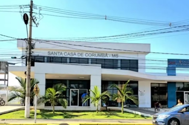 Adolescente que explodiu rojão e perdeu os 5 dedos da mesma mão continua internado em MS