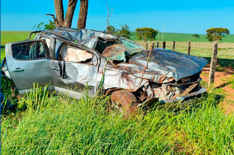 Capotamento na BR-060 deixa dois filhos de produtores rurais de Paraíso das Águas
