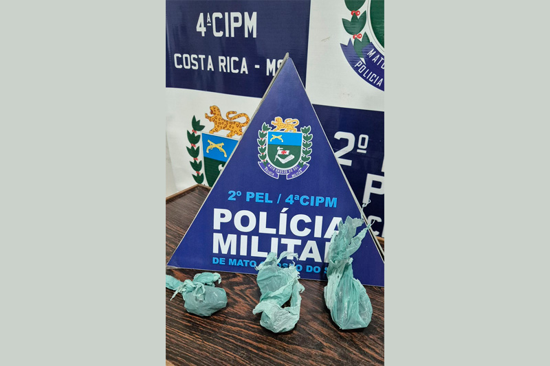 Polícia Militar flagra e prende um por por tráfico de drogas em Costa Rica