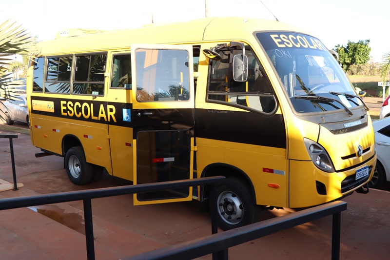 Criança é esquecida dentro de ônibus escolar estacionado em Chapadão do Sul