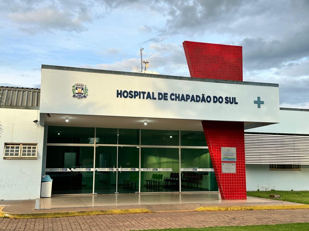 Golpes com tijolo deixa homem gravemente ferido em frente à academia de Chapadão do Sul