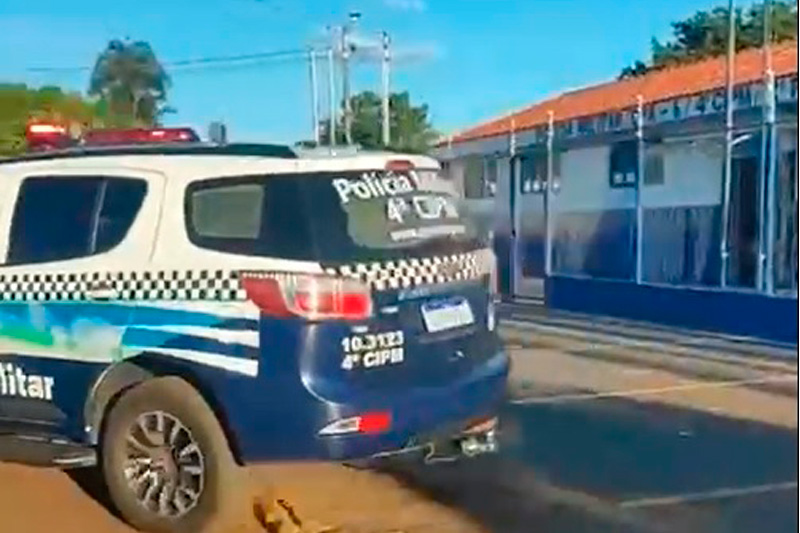Condutor sem CNH atropela homem com patinete elétrica em Costa Rica