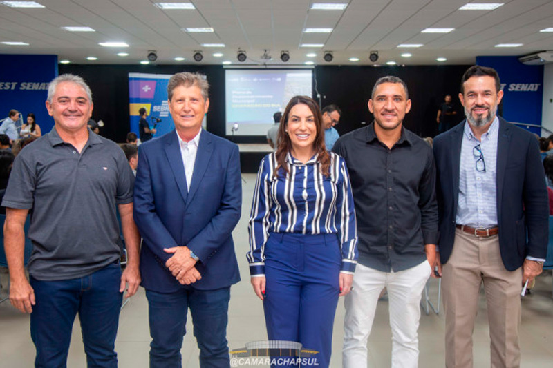 Vereadores participam do lançamento do Plano de Desenvolvimento Municipal
