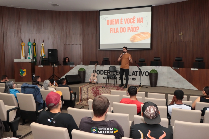 Palestra “A Jornada do Artista Independente” reúne artistas em Chapadão do Sul
