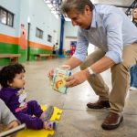 Prefeitura de Chapadão do Sul entrega kits Bebeteca para estimular a leitura na educação infantil
