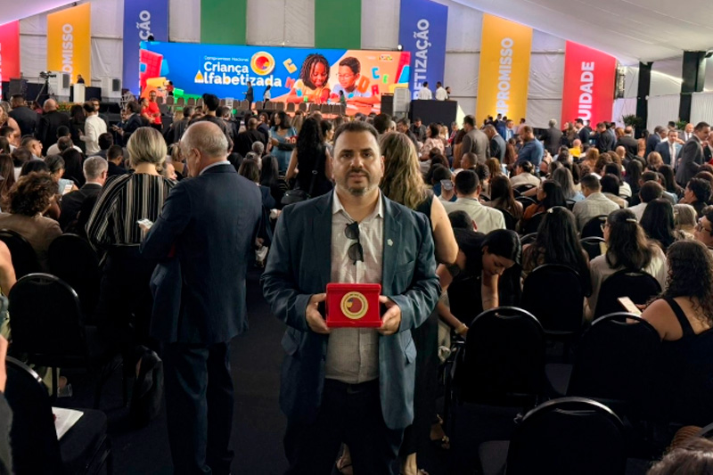 Educação recebe Selo Ouro Nacional: Compromisso com a Alfabetização MEC 2026, em Brasília