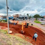 Secretaria de Obras realiza intervenção paliativa para melhorar escoamento de água e evitar novos alagamentos em viadutos