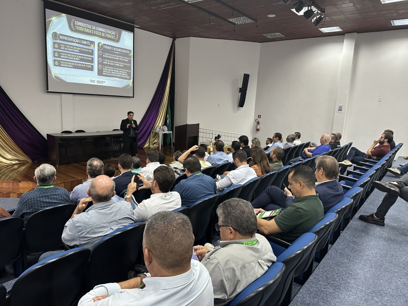 Prefeito Walter Schlatter participa de missão técnica sobre cidades inteligentes