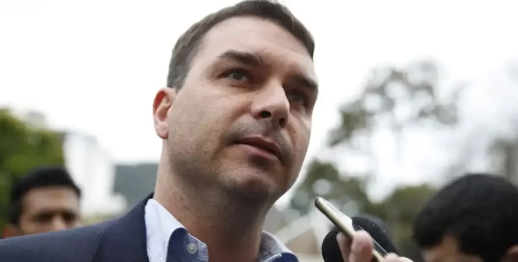 Em Campo Grande, Flávio Bolsonaro vai receber títulos de visitante ilustre de vereadores e deputados