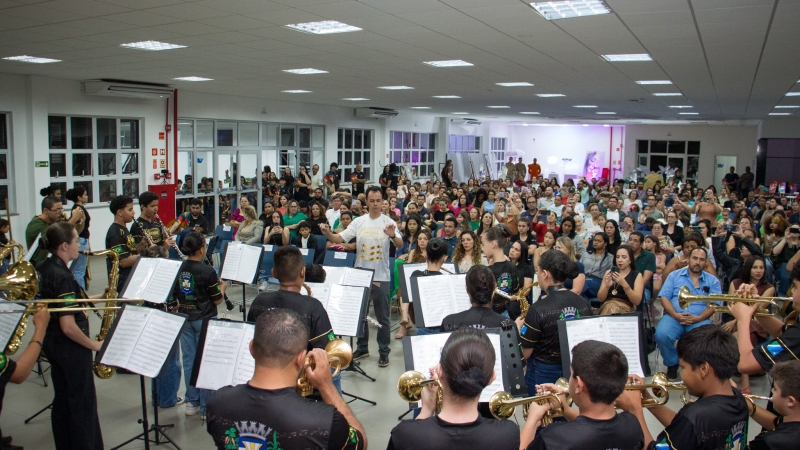 Departamento de Cultura realiza grande evento em homenagem ao Dia das Mães com apresentações e exposição artística