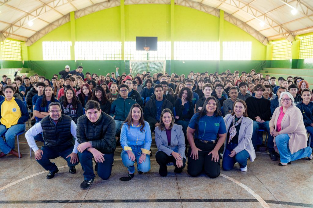 Projeto Câmara Vai à Escola elege representantes dos períodos integral e noturno do CEEP Arlindo Neckel