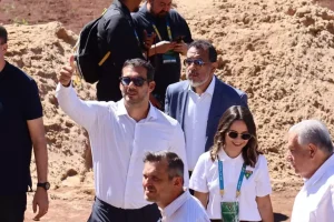 Presidente da CBF visita Morenão para acompanhar obras de revitalização